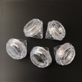 Diamond shape concentrate container